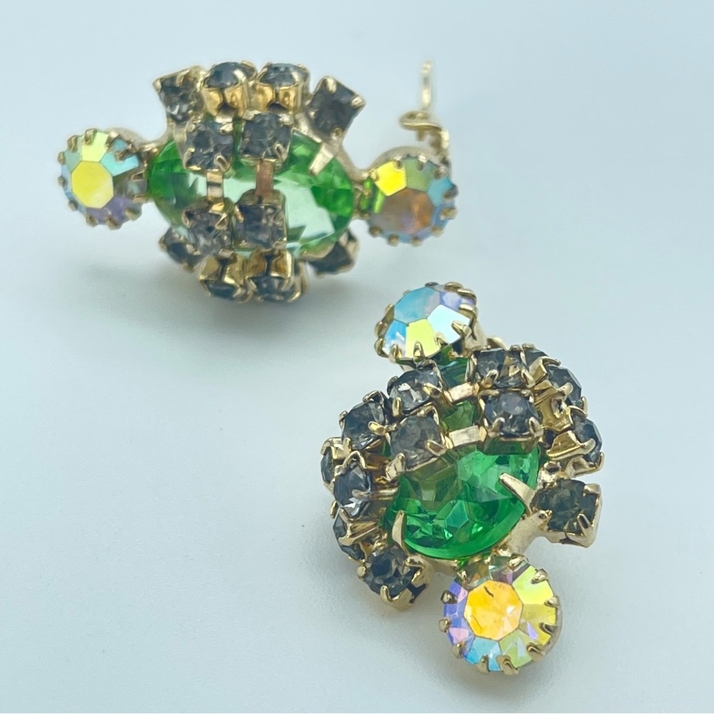 Vintage 50s Rhinestone Earrings | 1950s Clip-on Aurora Borealis Retro Jewelry - Picture 12 of 15